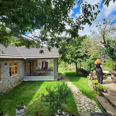 Bujtina Peshtan Guesthouse&Camping Tepelene 外观 照片